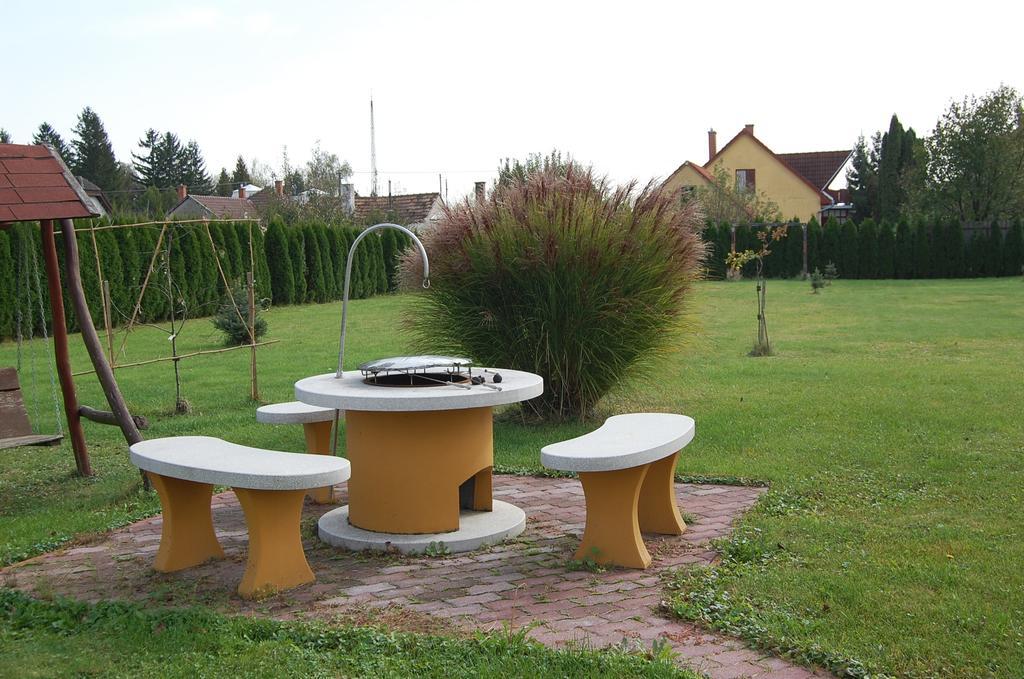 Mediterrán Vendégház Nagyatád Exterior foto